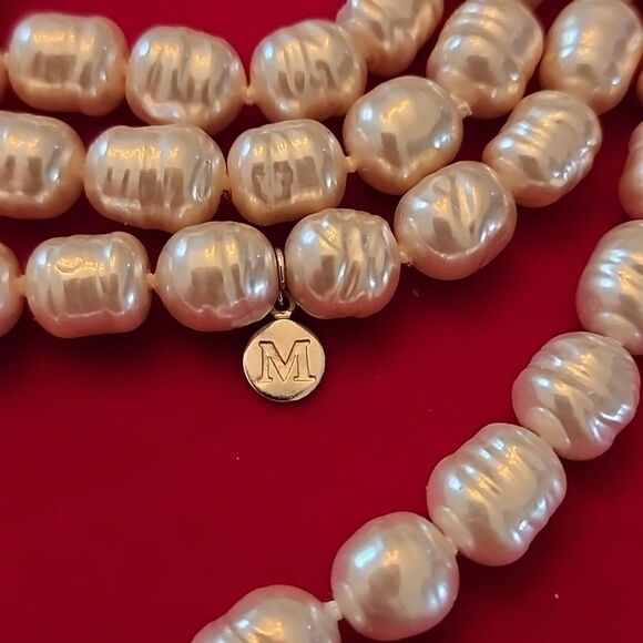 Majorica EXTRA LONG Necklace-46" Strand of Pearls BEAUTIFUL!! - Picture 2 of 2